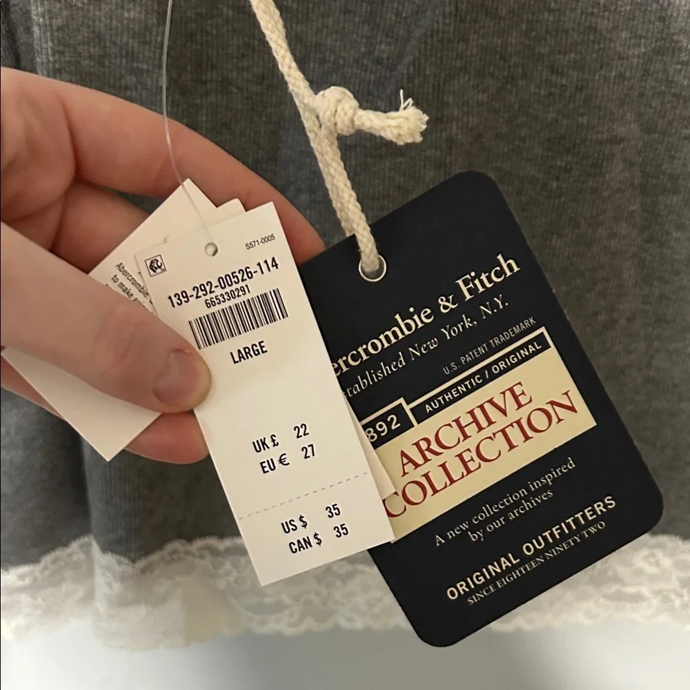 Abercrombie & Fitch Lace-Trim Camisole Tank With Removable Padding - Picture 4 of 5